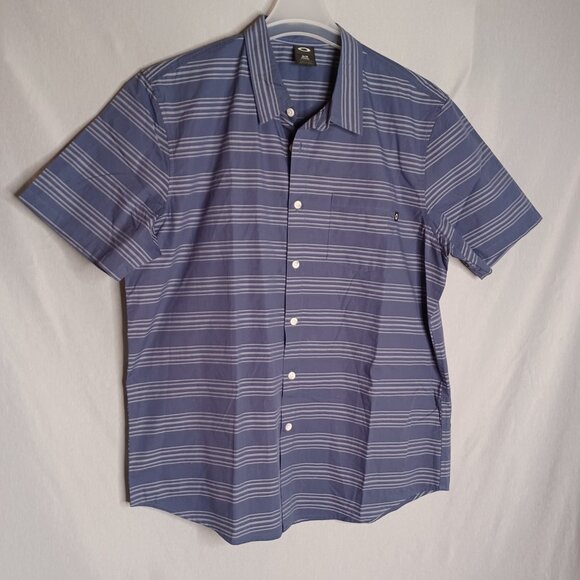 Oakley Shirt Mens XLarge Blue Striped Button-Up Short Sleeve Casual Wear - Picture 3 of 5